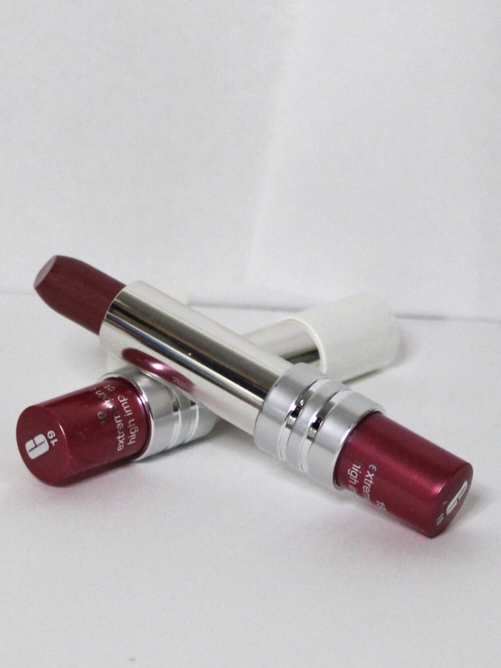 CLINIQUE LIPSTICK HIGH IMPACT "19 EXTREME PINK" LOT OF 2
